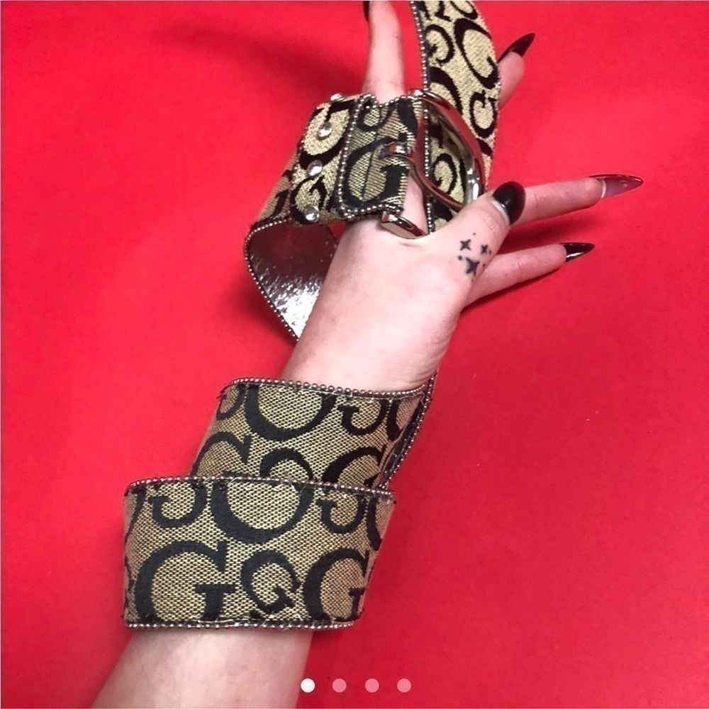 Y2k guess belt 🖤🤎​​​​​​​​​​​​​​​​​​​​​​​​​​